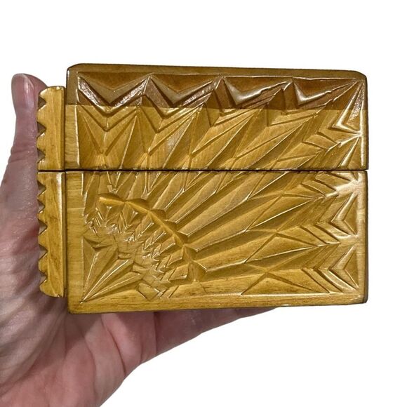 ROYAL TABULA Small Carved Wooden Box Wedding/Engagement Ring Bearer Ring Box - Picture 4 of 13